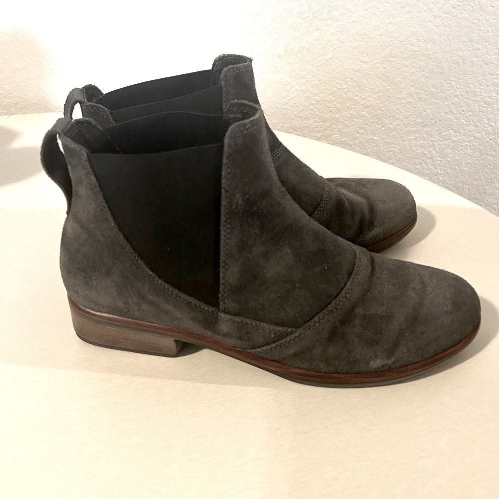 Naot Ruzgar Women's Suede Ankle Boots EUC